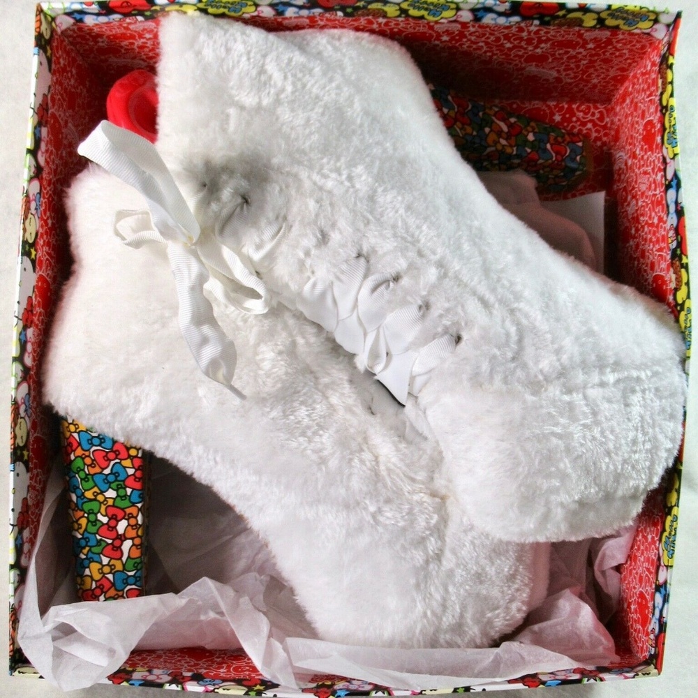New Jeffrey Campbell HELLO KITTY Fake Fur Booties - Picture 2 of 8